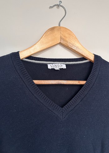 Siyah V Yaka Erkek Yün Kazak - Görsel 4