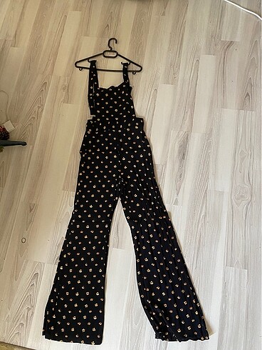 Bershka Siyah,çiçek desenli uzun tulum