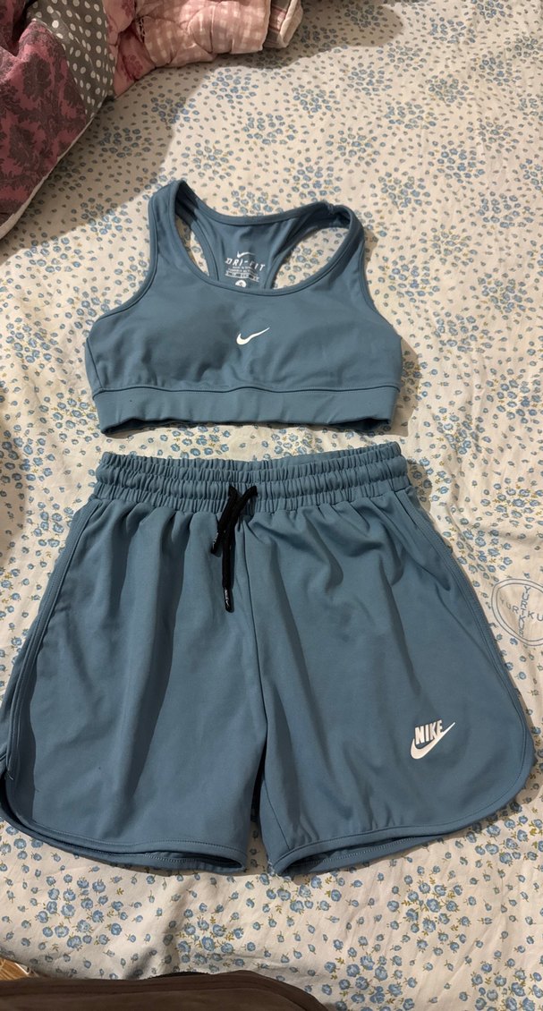 Nike Kız Spor Atlet ve Şort Takımı - Görsel 2