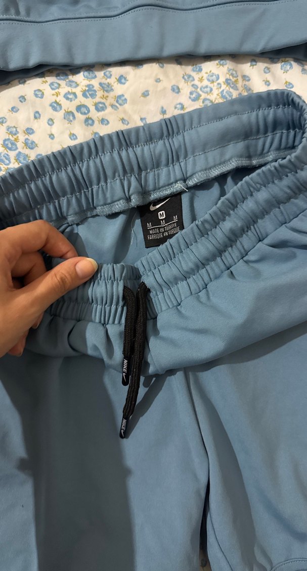 Nike Kız Spor Atlet ve Şort Takımı - Görsel 3