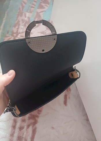 Zincir Detaylı Bej Süet Kadın Çanta - Görsel 3