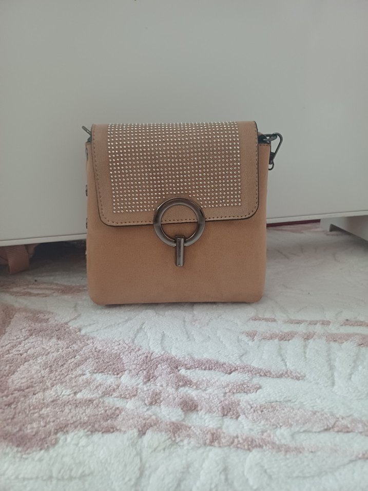 Zincir Detaylı Bej Süet Kadın Çanta - Görsel 2