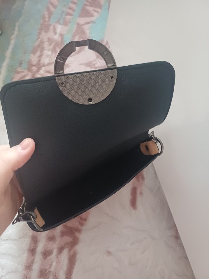 Zincir Detaylı Bej Süet Kadın Çanta - Görsel 3