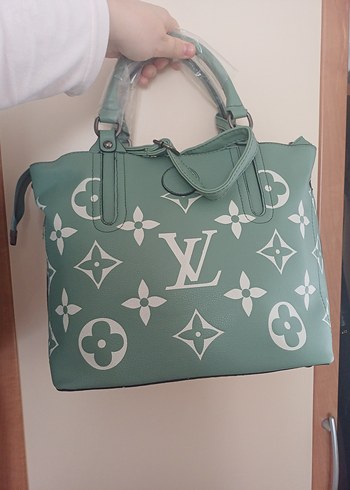 Yves Saint Laurent Yeşil Deri Püsküllü Parisian Çanta - Görsel 2