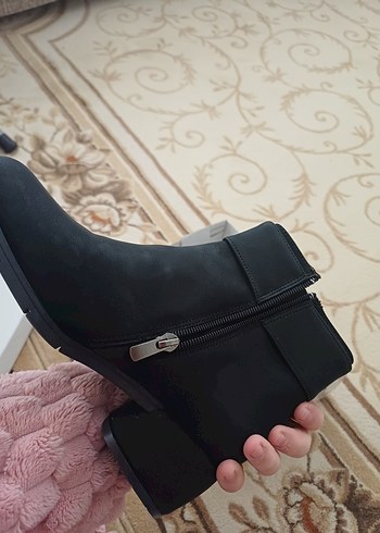 Siyah Süet Tokalı Kadın Topuklu Bot - Görsel 4