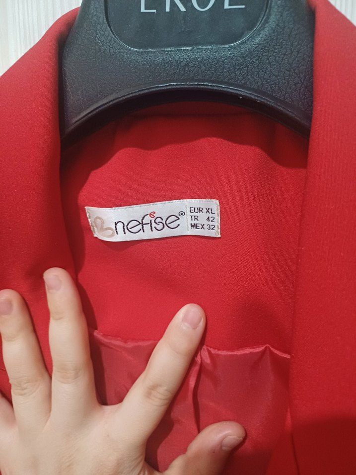 Kadın Kırmızı Düğmeli Klasik Blazer - Görsel 3