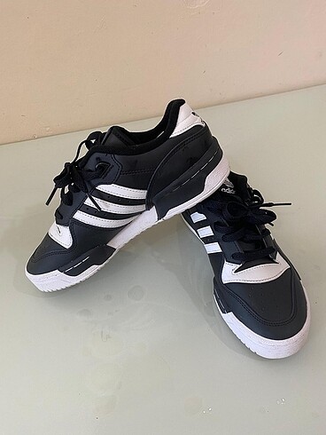 Adidas spor ayakkabı