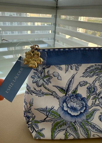  Beden Estée Lauder Makyaj Çantası