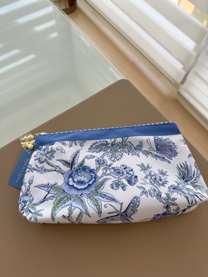 Estée Lauder Makyaj Çantası - Görsel 3