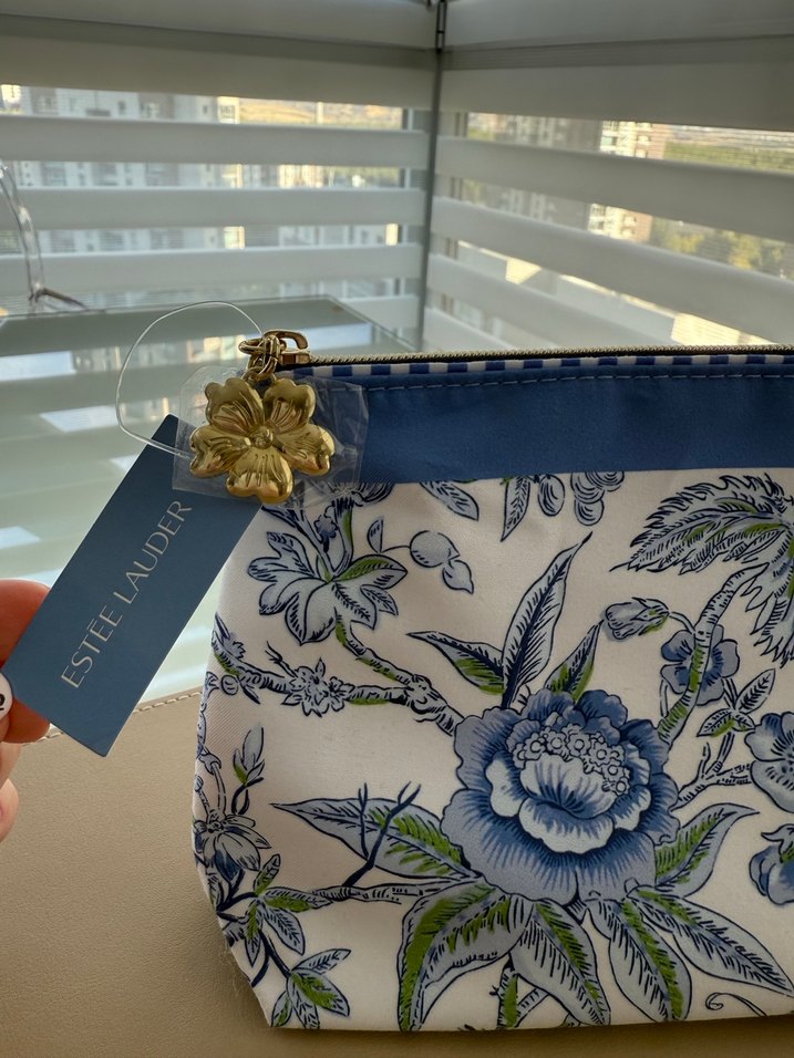 Estée Lauder Makyaj Çantası - Görsel 2