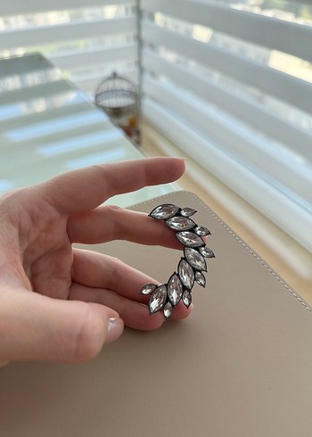 H&M Taşlı Cuff Küpe