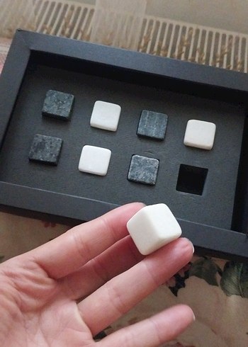 siyah ve beyaz buz küpü taşı - Görsel 3