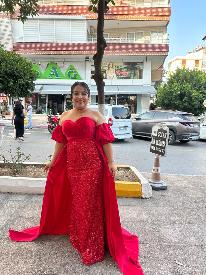 Kırmızı Drapeli Uzun Abiye Elbise - Görsel 2