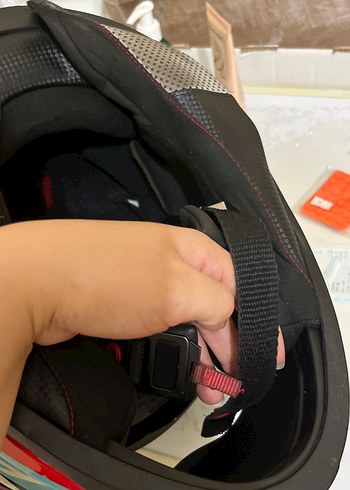 Tokalı Turkuaz Desenli Motosiklet Kaskı Vizör mekanizması bozuk - Görsel 6