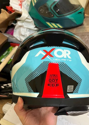 Tokalı Turkuaz Desenli Motosiklet Kaskı Vizör mekanizması bozuk - Görsel 4