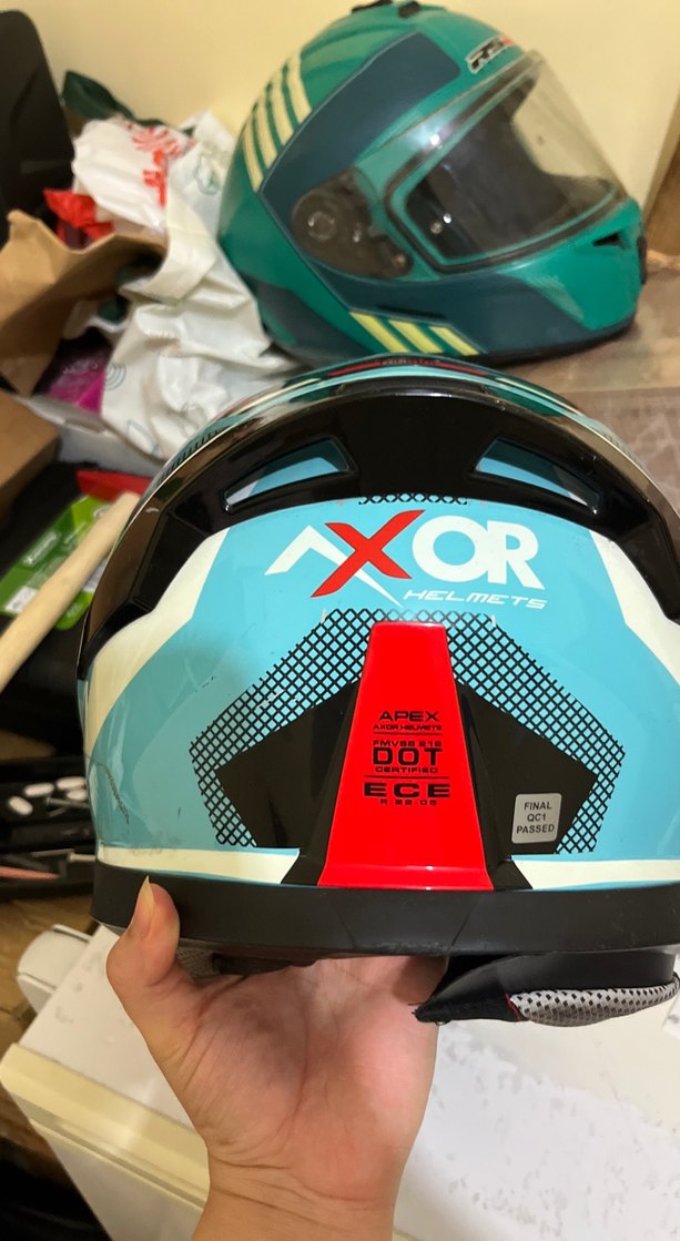 Tokalı Turkuaz Desenli Motosiklet Kaskı Vizör mekanizması bozuk - Görsel 4