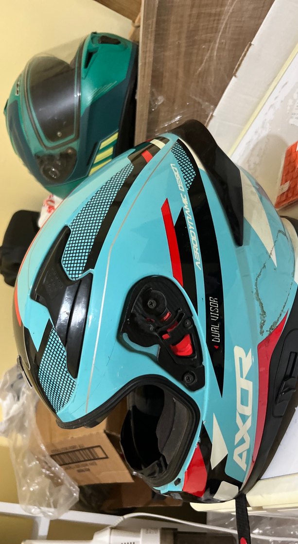 Tokalı Turkuaz Desenli Motosiklet Kaskı Vizör mekanizması bozuk - Görsel 2