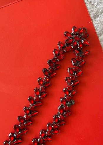 Kırmızı Payetli Kadın Vücut Zinciri - Görsel 4