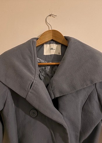 Gri Kuşaklı Kadın Kaban - Görsel 2