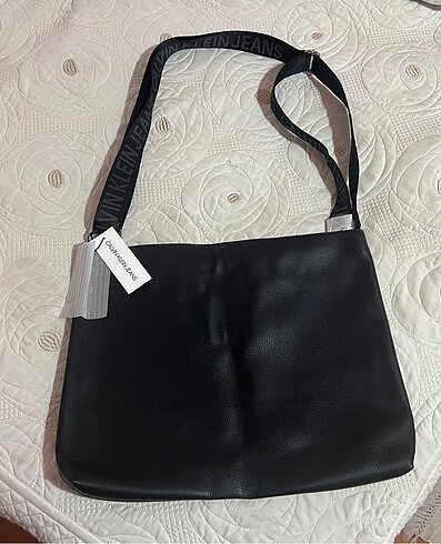 Calvin Klein deri çanta