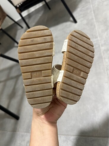23 Beden beyaz Renk Sandalet H&M