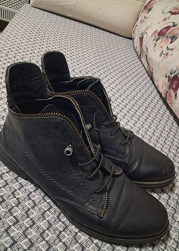 Kadın Siyah Deri Gotik Tokalı Bot - Görsel 2