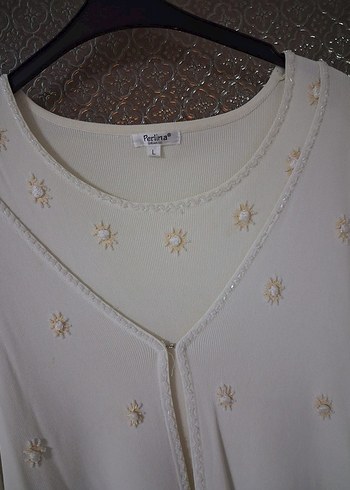 Boncuk İşlemeli Kremrengi Kadın Triko Bluz - Görsel 2