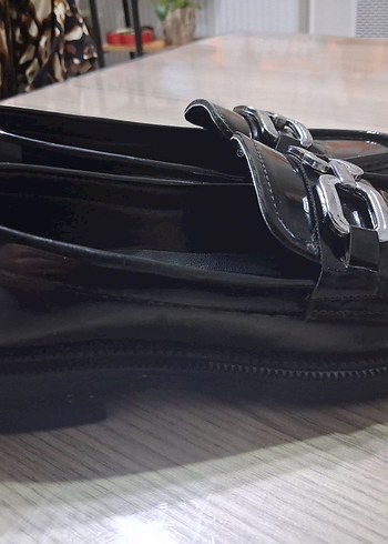 Siyah Rugan Tokalı Kadın Loafer - Görsel 4