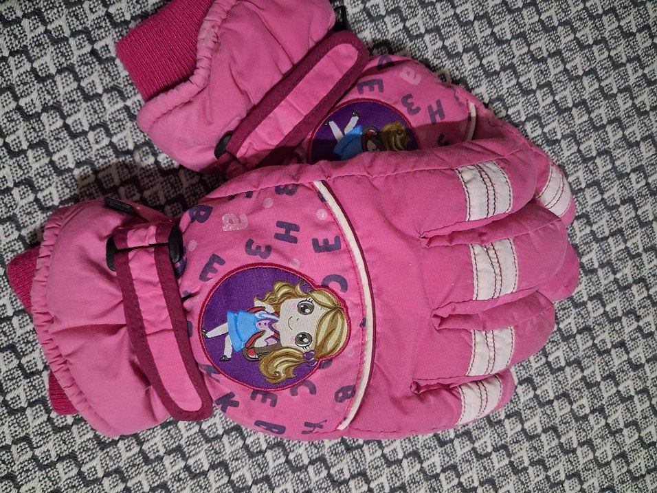 Kız Çocukları İçin Renkli Baskılı Pembe Kar Eldiveni - Görsel 2