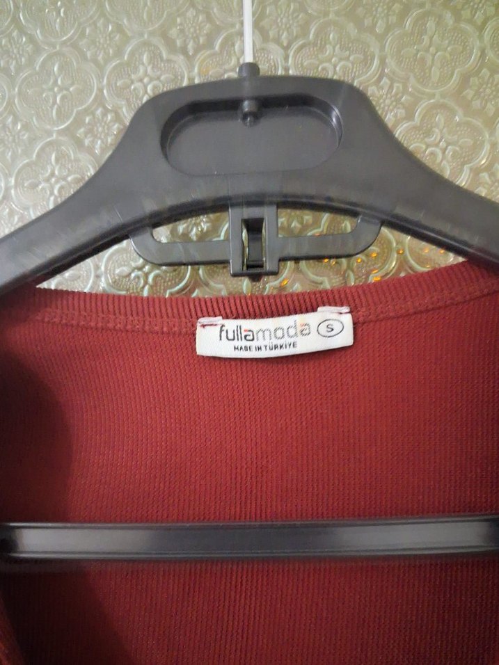 Bordo Düğmeli V Yaka Kadın Bluz - Görsel 4