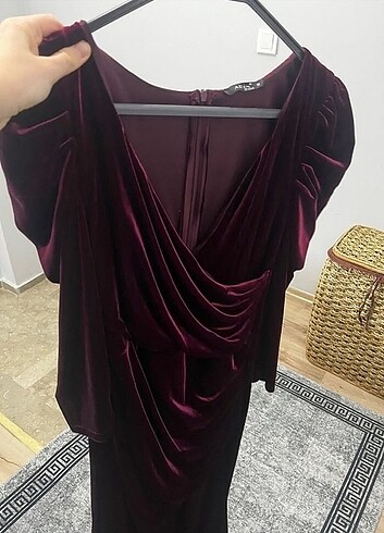 38 Beden bordo Renk 1 kez giyildi