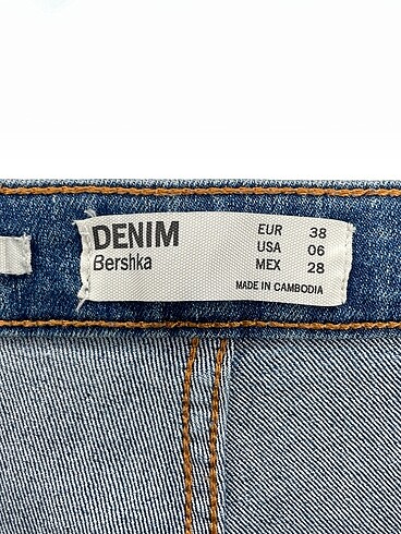 38 Beden mavi Renk Bershka Jean / Kot %70 İndirimli.
