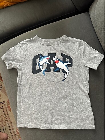 Gap t shirt