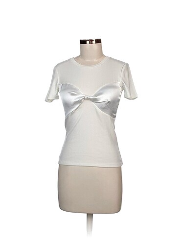 Zara T-shirt %70 İndirimli.