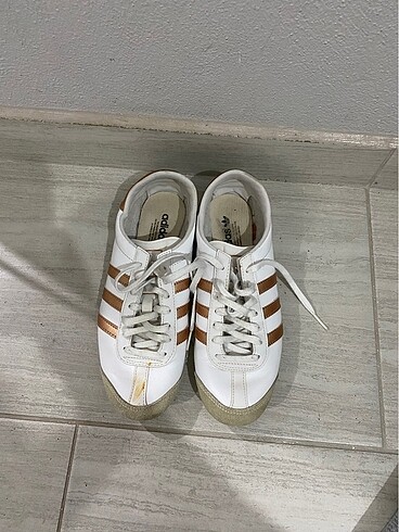 Adidas spor ayakkabi