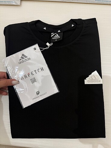 Adidas tişört