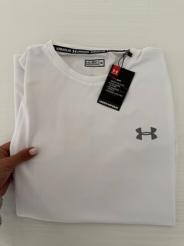 Under Armour tişört