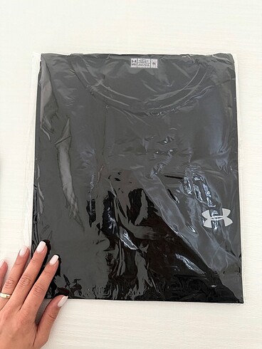 m Beden siyah Renk Under Armour tişört