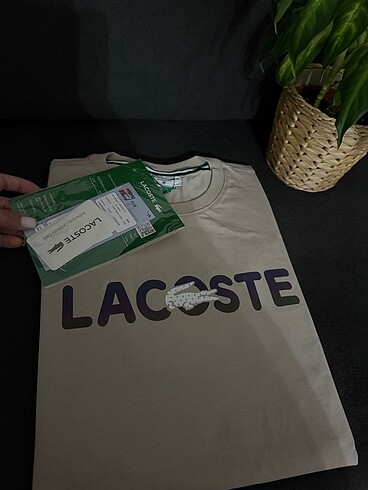 Lacoste tişört