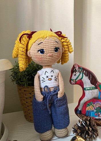 Beden Renk Amigurumi cool bebek