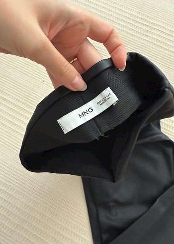 Mango Siyah Deri Görünümlü Elastik Kadın Tayt