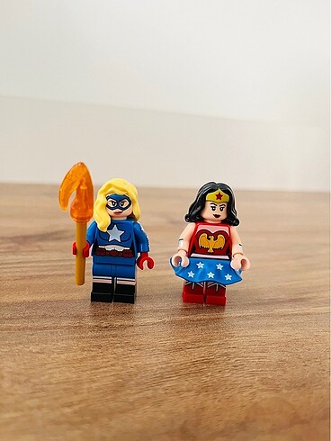 Lego minifigür dc süper heroes serisinden wonder women ve stargi