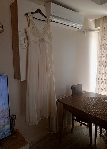Abiye krem uzun askılı elbise 4 beden (XL)