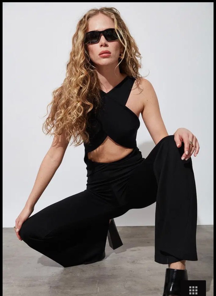 Siyah V Yaka Drapeli Tulum - Görsel 4