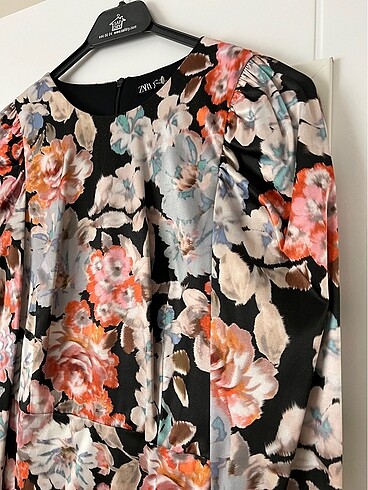 xs Beden Zara çiçekli mini elbise