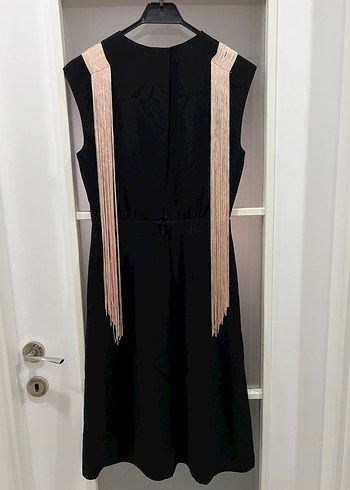 BCBG MAXAZRİA siyah saçaklı midi elbise - Görsel 2