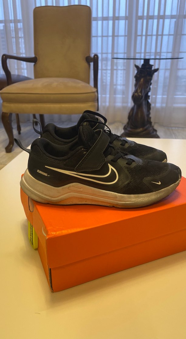 Nike Erkek Çocuk Siyah Spor Ayakkabı - Görsel 4