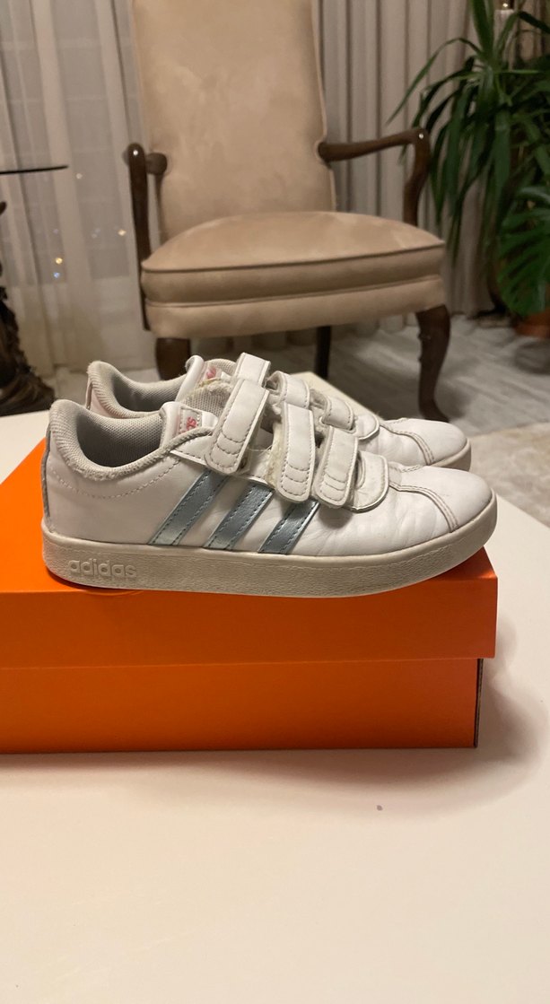 Beyaz Adidas Cırtlı Spor Ayakkabı - Görsel 3