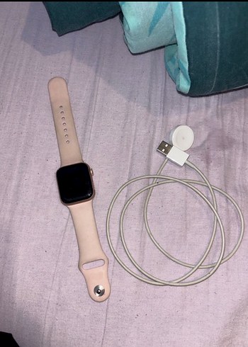 Apple Watch SE 1. Nesil Orijinal Akıllı Saat