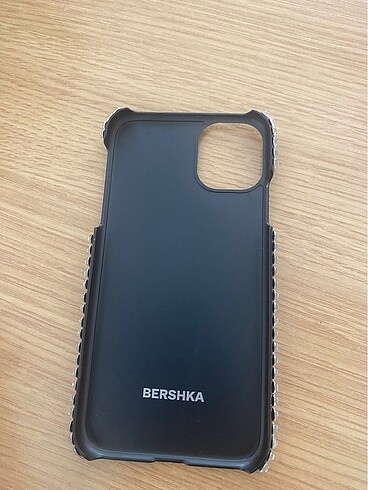  Beden iPhone 11 Bershka taşlı kılıf